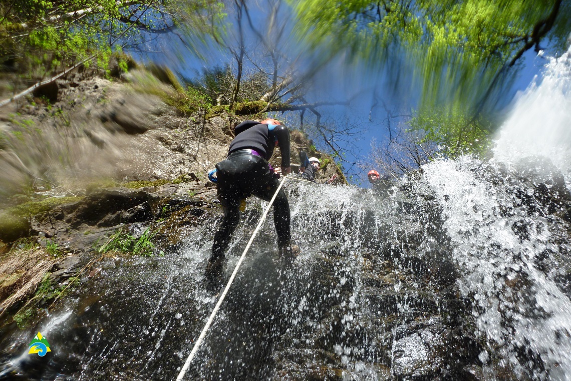 Descente en rappel